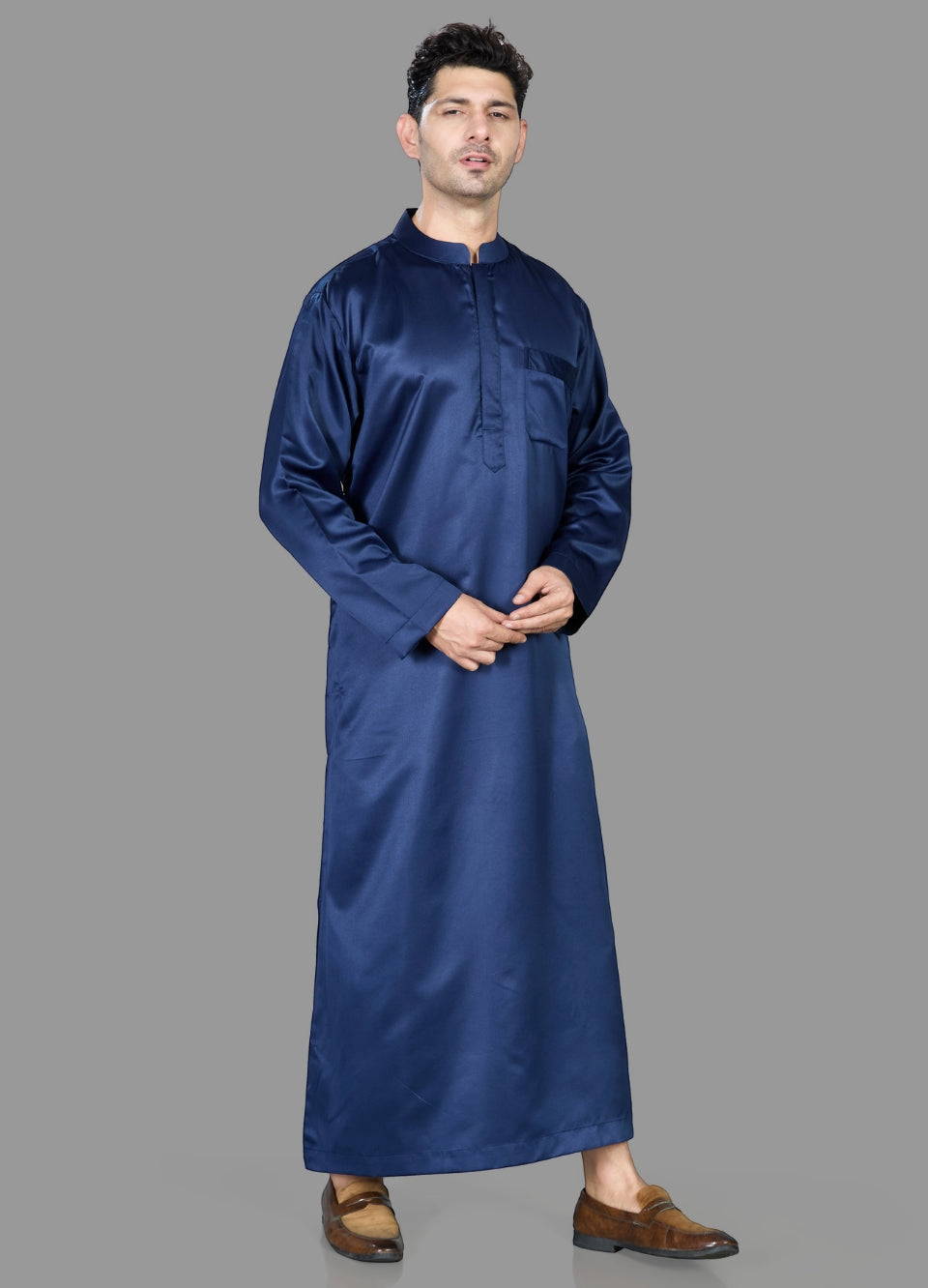Amber Kuwaiti Thobe